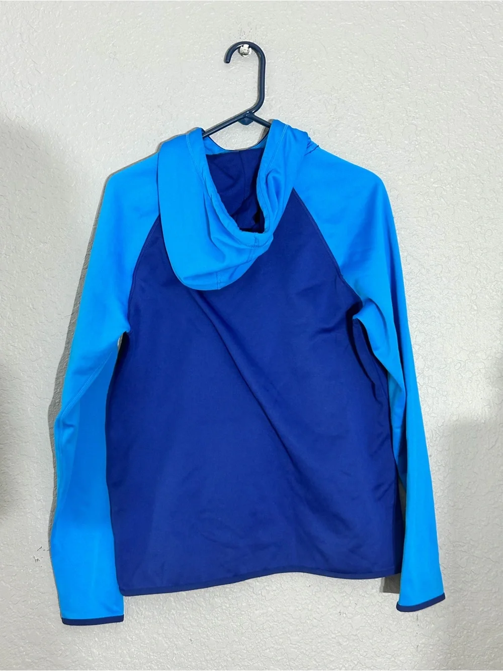Nike Dri-FIT Two-Tone Blue Swoosh Athletic Hoodie Medium